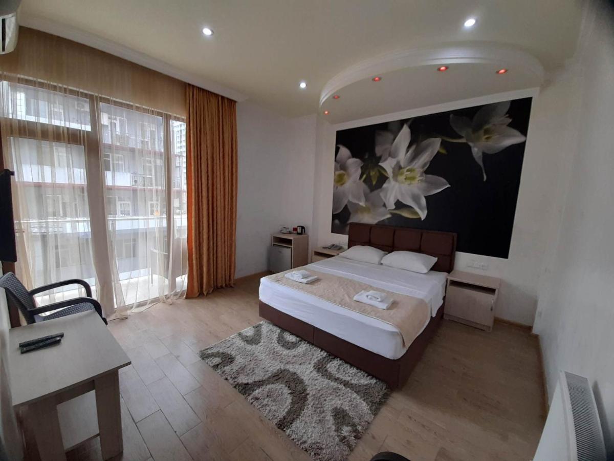 Hotel Royal Palace Batumi Eksteriør billede