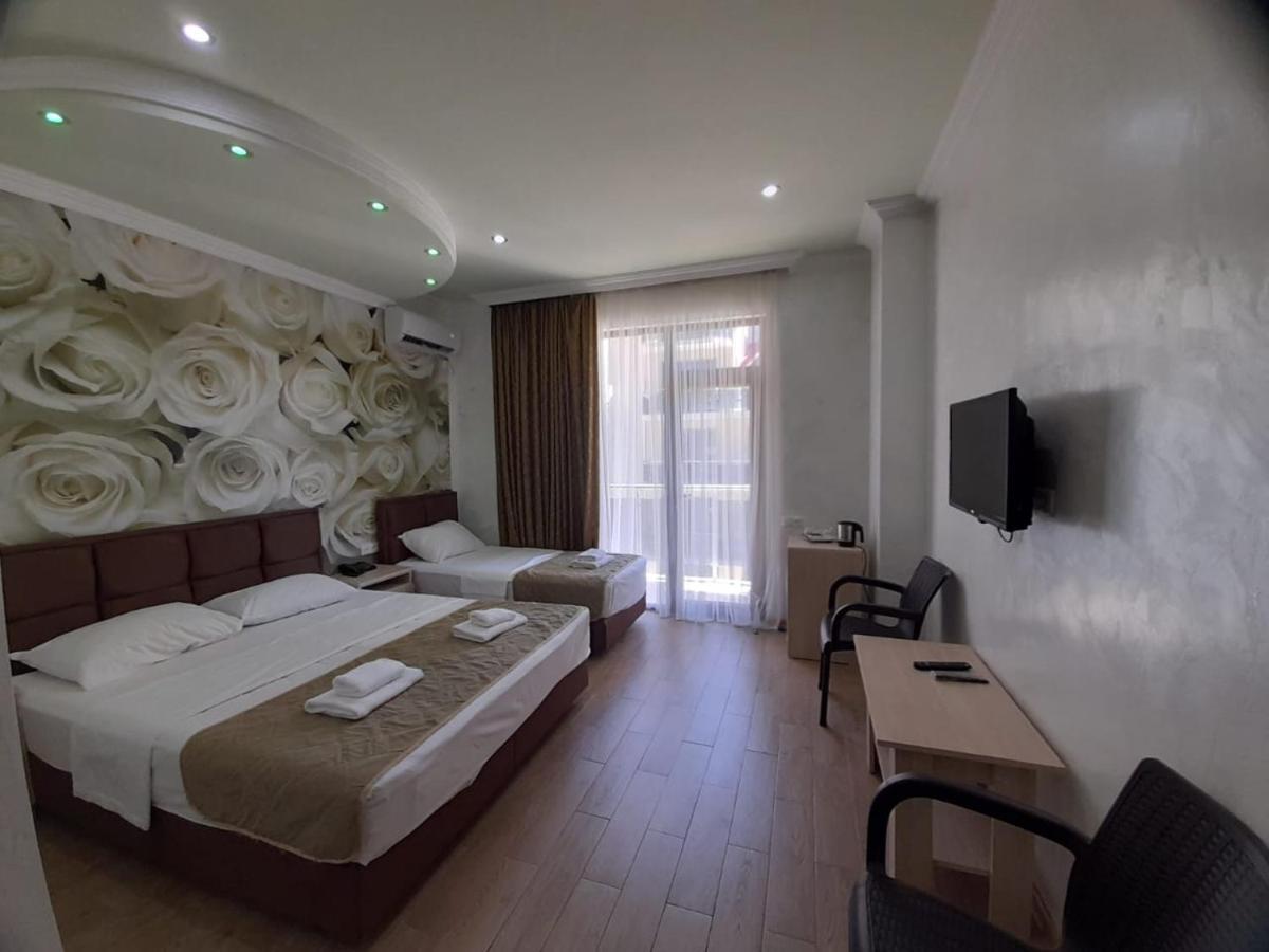 Hotel Royal Palace Batumi Eksteriør billede
