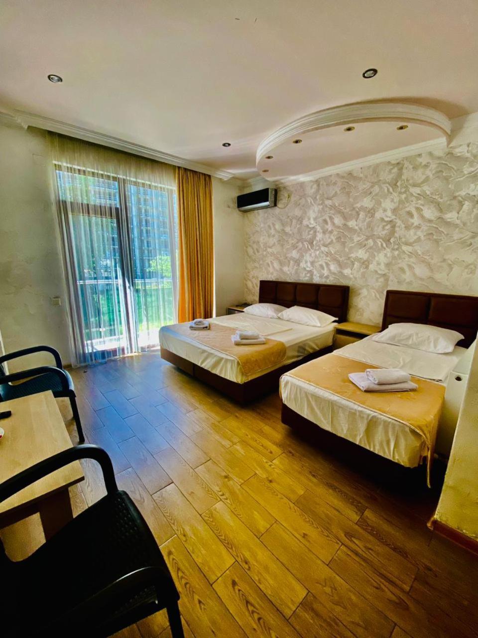 Hotel Royal Palace Batumi Eksteriør billede